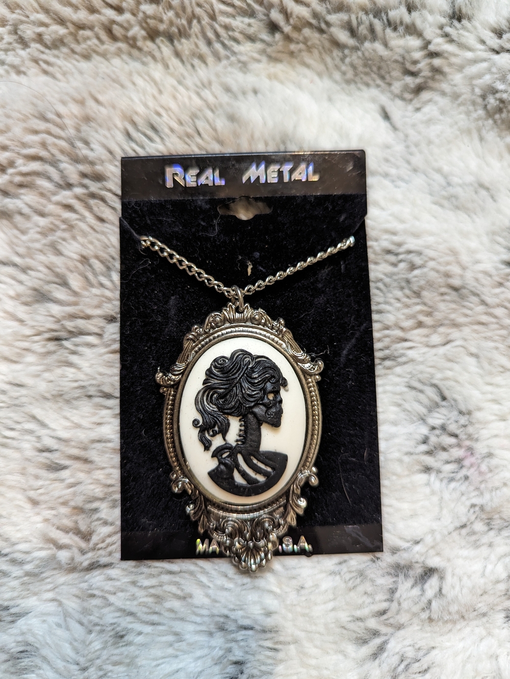 Victorian Gothic Lolita Skull Lady Cameo Necklace Antiqued Pewter Filigree NIP